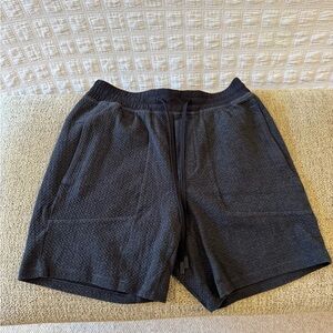 Men's Lululemon Textured Double Knit cotton short, size M.